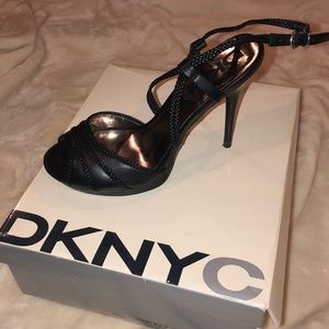 DKNY BLACK HEELS